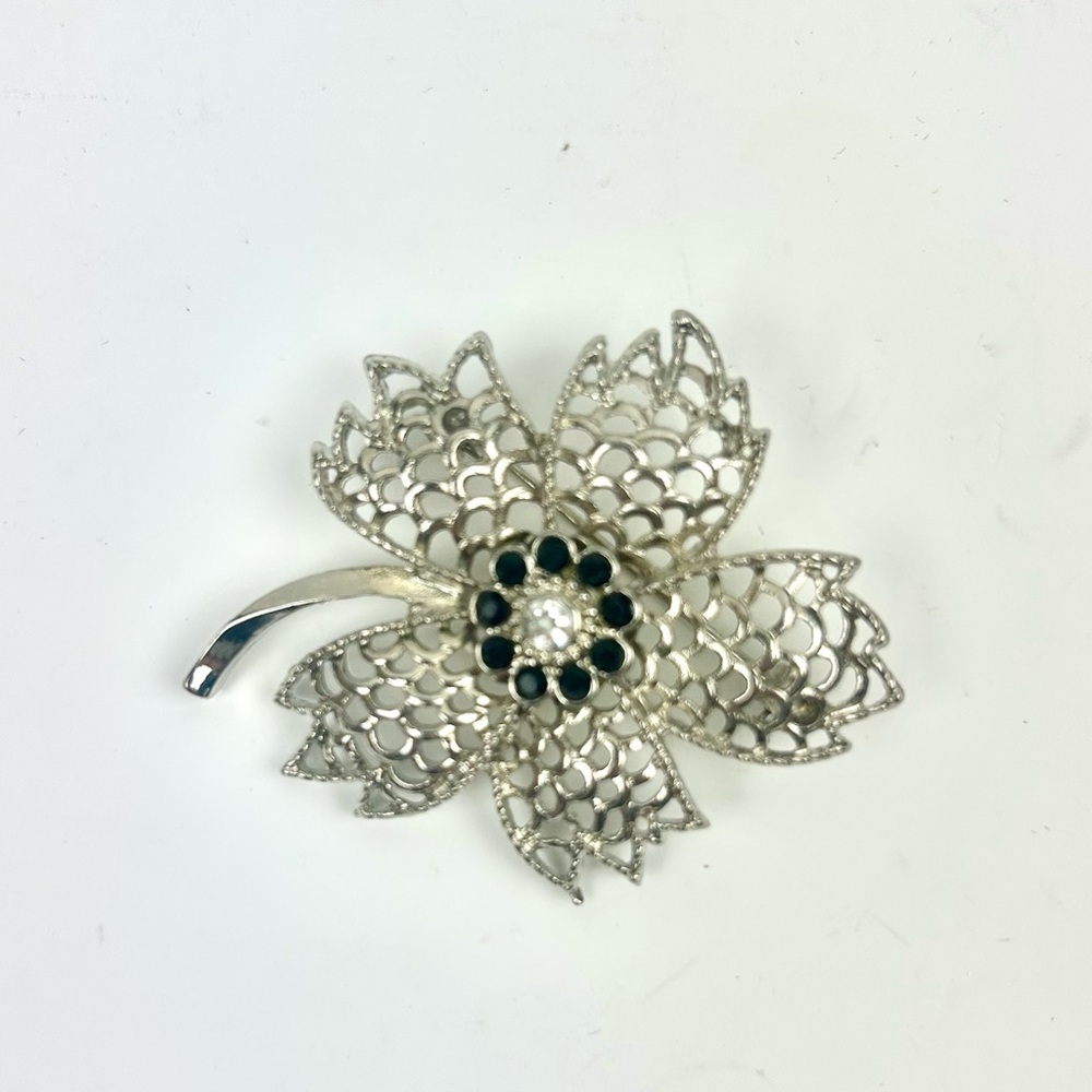 Elegant Silver Floral Brooch